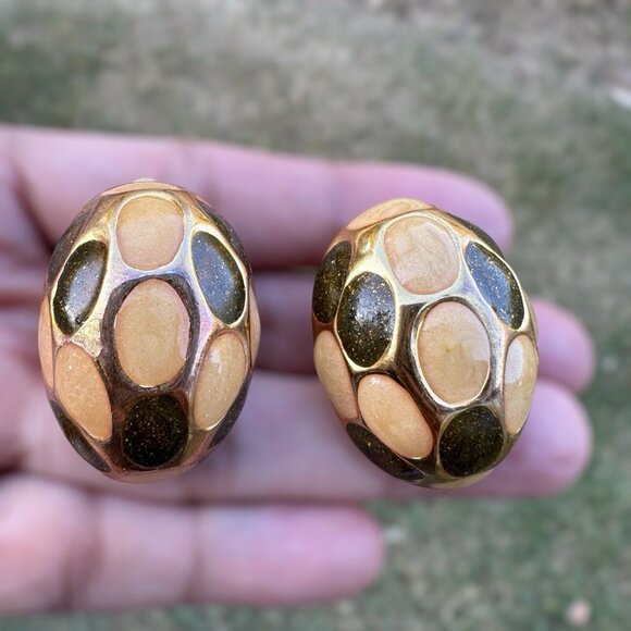 Vintage Clip Earrings Sparkled Brown Enamel Gold Tone Turtle Shell Design 1 3/8" - Picture 4 of 8